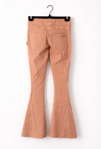 calça cós duplo,  flare, rosé; número 36