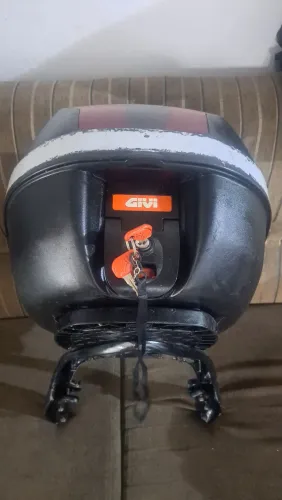 BAÚ GIVI 29L C/SUPORTE BIZ ANO 2019