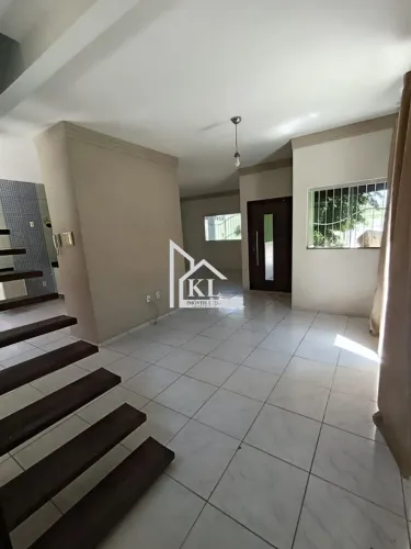 Casa Dúplex - 3 Quartos - Ventilada - 142M2 - Ótima Localização - Cidade Verde