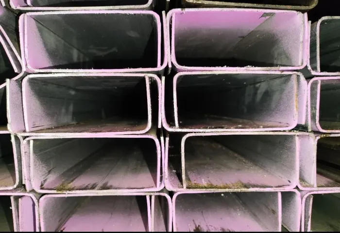 VIGA U 4" X 40 X #2,00 - GALVANIZADA 