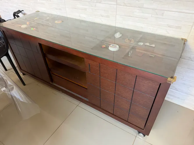 Rack para TV com mesa de centro em Madeira