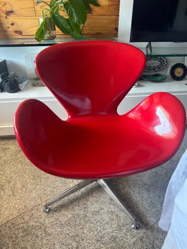 Poltrona Swan Vermelha