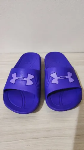 Chinelo Under Armour 34/35