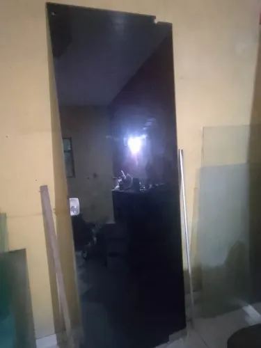 Porta de vidro blindex fume já películada medindo 2.10 altura por 0.70 largura com kit 