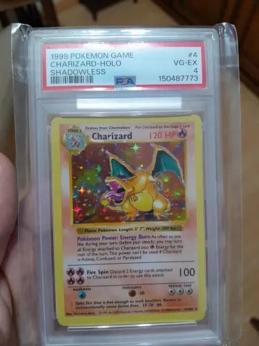 Carta pokemon Charizard Base set Shadowless 