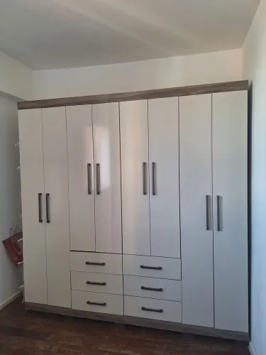 Guarda-roupa 8 portas