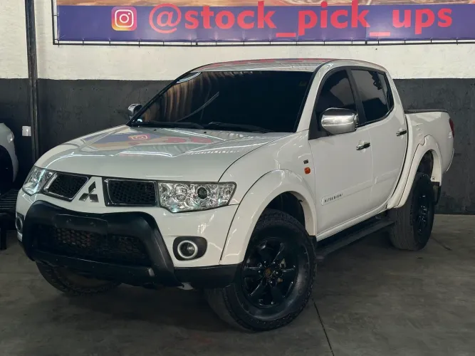 Mitsubishi L200 Triton HPE 3.2 CD TB Int.diesel AUT 2013