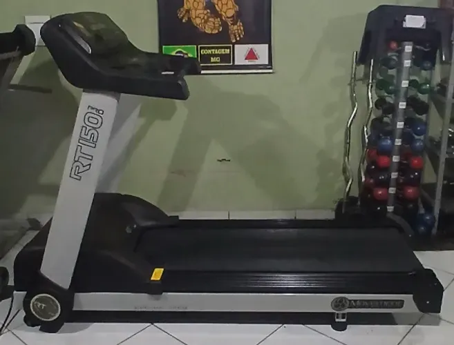 Ate 4x sem Juros - Esteira Elétrica Moviment RT150 PRO - 18 Km - 200 Kg - Profissional 