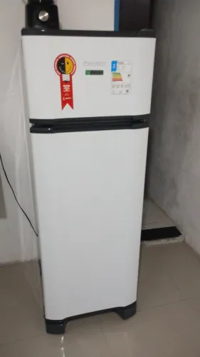 Geladeira duas portas 276 litros (Esmaltec) Branca A++ "Tem conversa no valor".