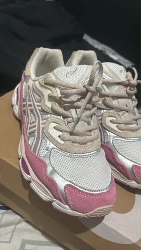 Asics Nyc gel pink