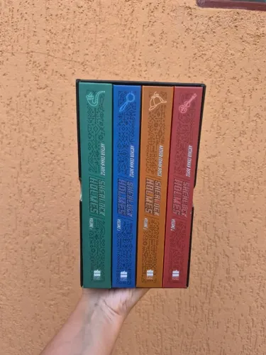 Sherlock Holmes - Arthur Conan Doyle (box obra completa - editora Harpen Colins)