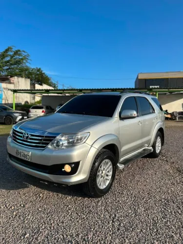 Toyota Hilux SW4 SR 4X2 2.7/ 2.7 Flex 16V Aut. 2012