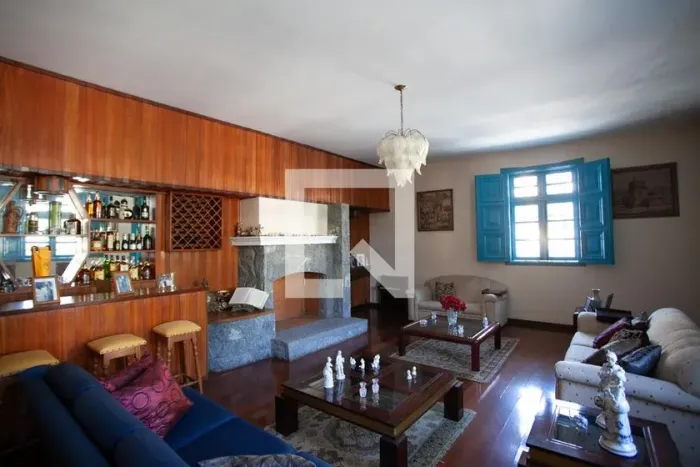 Casa à Venda - Santa Rosa, 3 Quartos, 447 m2