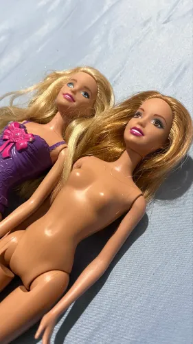 2 Barbies usadas
