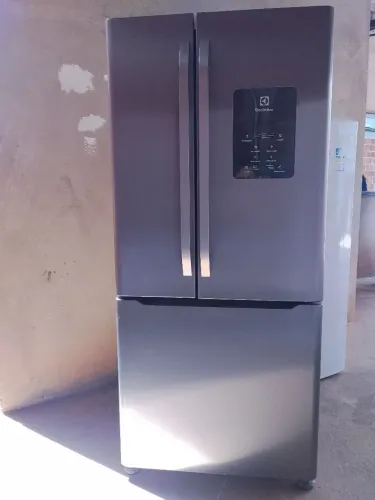Geladeira side by side Electrolux 590 litros