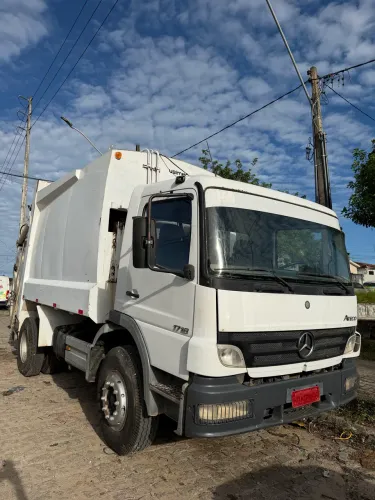 MB 1718 Atego - Caminhão de Lixo 2005 