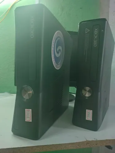 2 consoles Xbox 360 Slim - DEFEITO