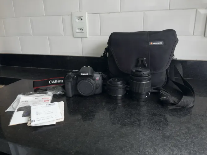 Canon EOS 750D (Rebel T6i/ Kiss X8i) + Lente 50mm e 18-55mm