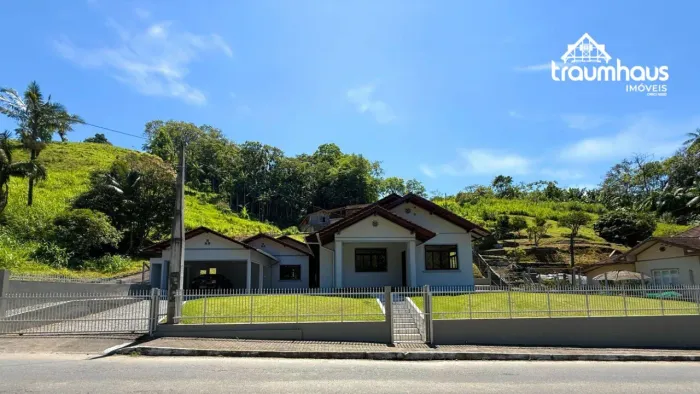 Casa com 5 dormitórios para alugar, 230 m² por R$ 5.010,00/mês - Vila Itoupava - Blumenau/