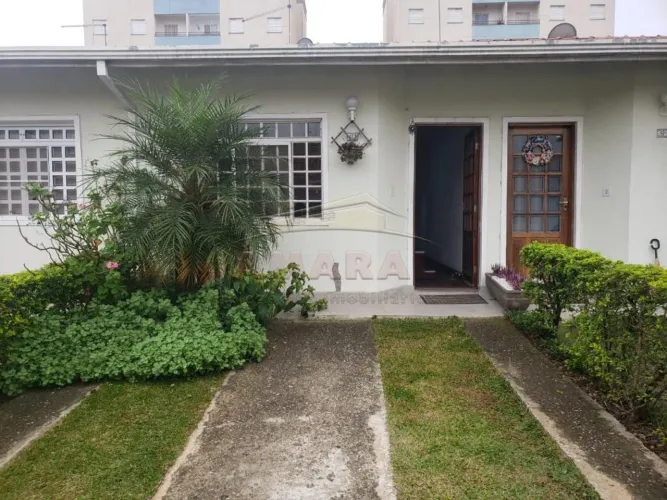CASA À VENDA 2 QUARTOS COM QUINTAL E GARAGEM PARA 2 CARROS VILA URUPES SUZANO