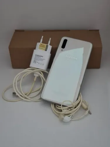 SAMSUNG GALAXY A70