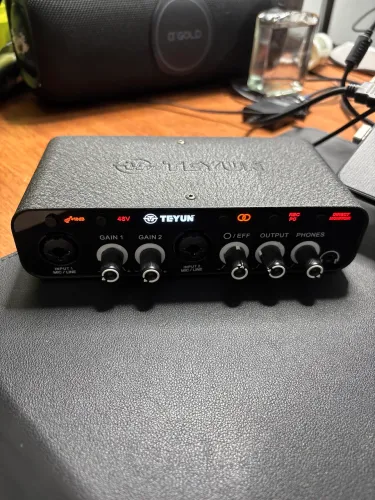 Interface de Áudio Teyun Q-26 USB-C 32bits com Phantom 48V