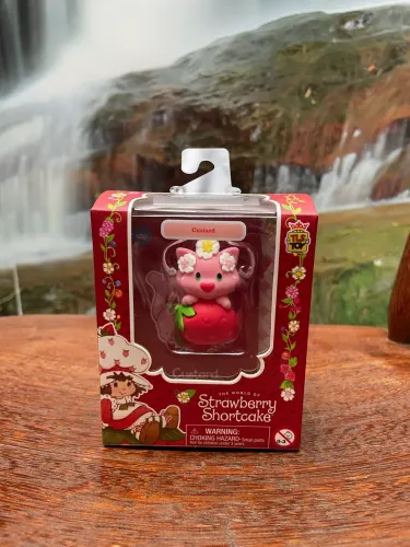 Boneca moranguinho mascote