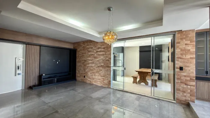 Cobertura plana em ótima localização