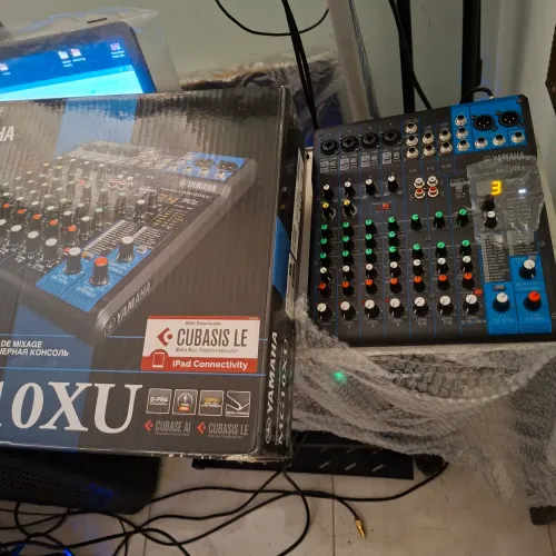 Mesa de som Yamaha novíssima