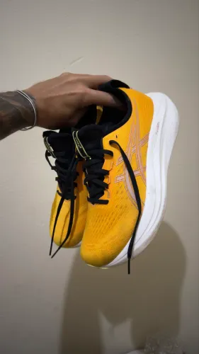 Tênis de corrida gel nimbus 27