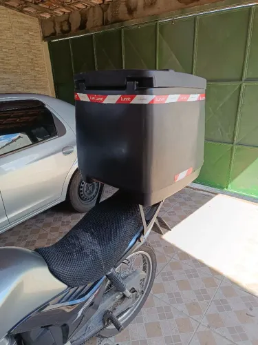 Baú para entrega de moto 120 litros com suporte