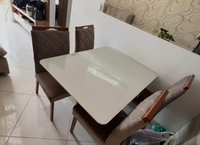 Mesa 4 cadeiras