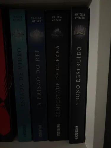 Livros - RAINHA VERMELHA