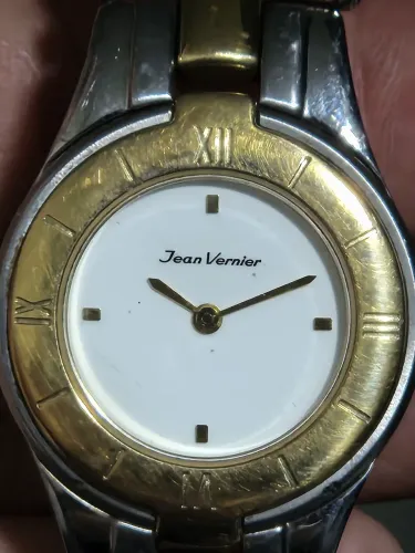 Relógio JEAN VERNIER JV03656 ETA À QUARTZ - REVISADO