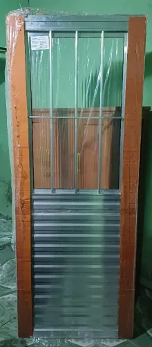 Porta de Alumínio com Postigo é Grade-NOVA NO PLÁSTICO- tbm abre só o vidro para ventilar 