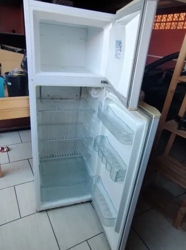 Geladeira duplex 220 w
