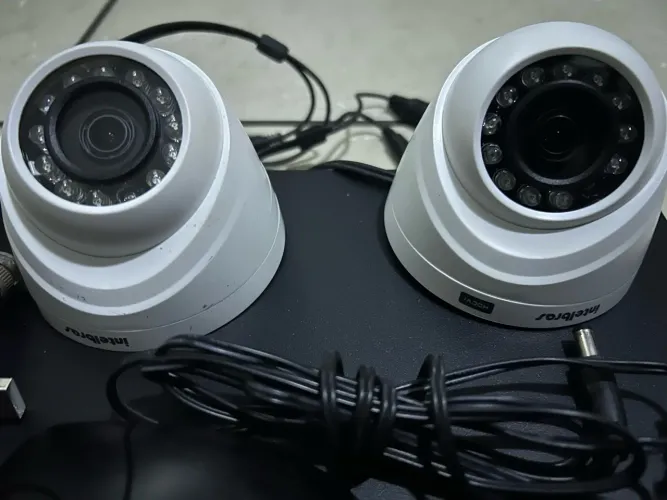 Câmeras intelbras bastante novas funcionando perfeitamente
