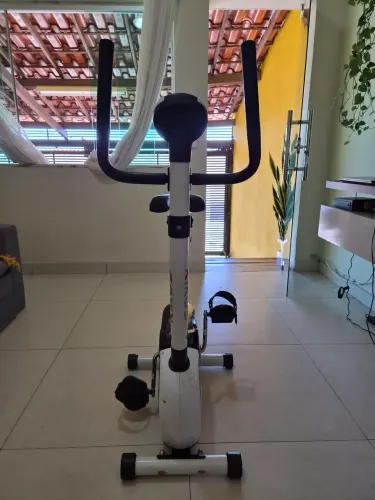Bicicleta Ergométrica Kikos KV3.1i - 1 Ano de Uso (Estado de Nova)