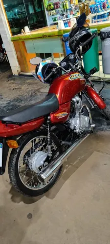 Moto conservada, pronta para rodar
