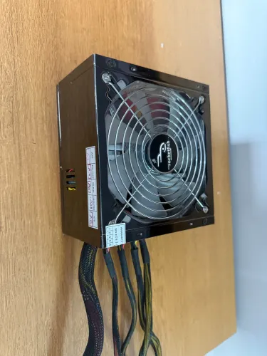 Fonte ATX 700W - RocketFish - mod.: RF-700WPS2 - usada - funcionando