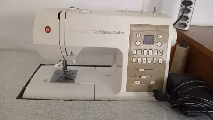 Maquina de Costura Singer Confidence Quilter