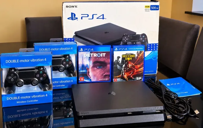 PS4 Slim + 2 controles + 2 jogos (Mais informações na descrição)