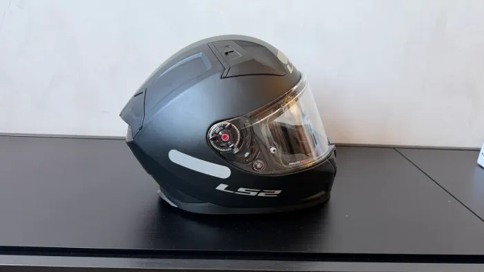Capacete LS2 Vector 2 FF811 preto fosco tamanho 62