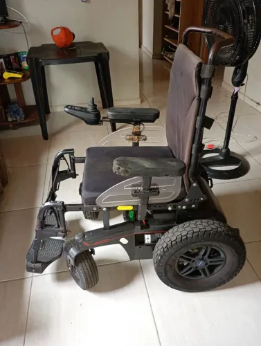 Cadeira motorizada Ottobock B400
