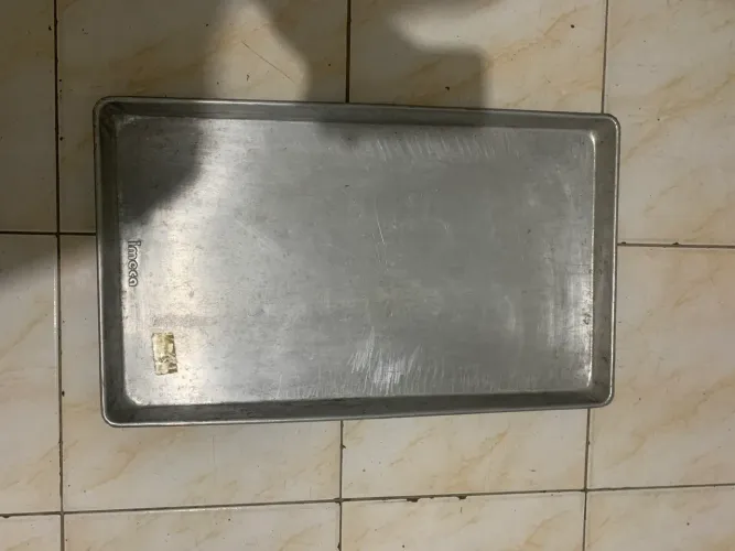 Vendo armário e placas de padaria. OBS: OLHAR O VALOR NA DESCRIÇÃO 