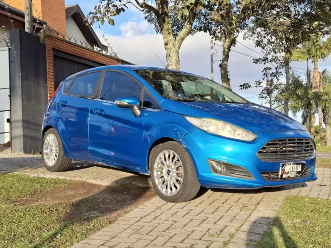 Ford Fiesta 1.6 16V Flex Aut. 5P 2014