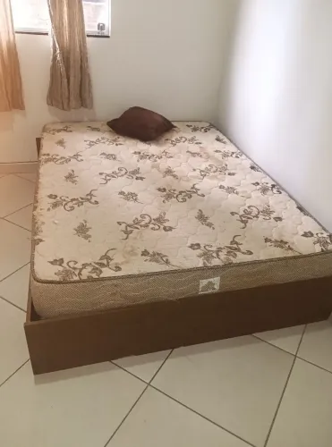 Cama de casal com colchão