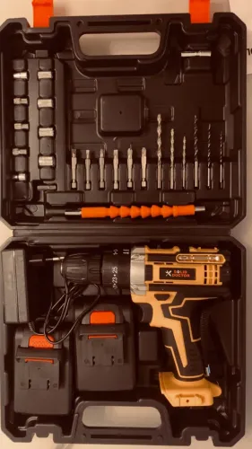 Parafusadeira/furadeira completa 2 baterias + maleta