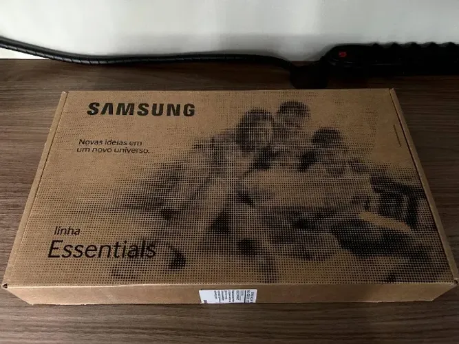 Notebook Samsung Essentials E30