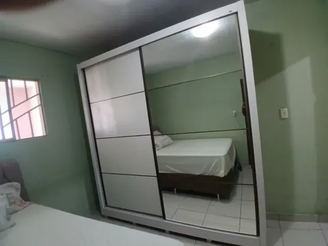 GUARDA ROUPA COM ESPELHO
